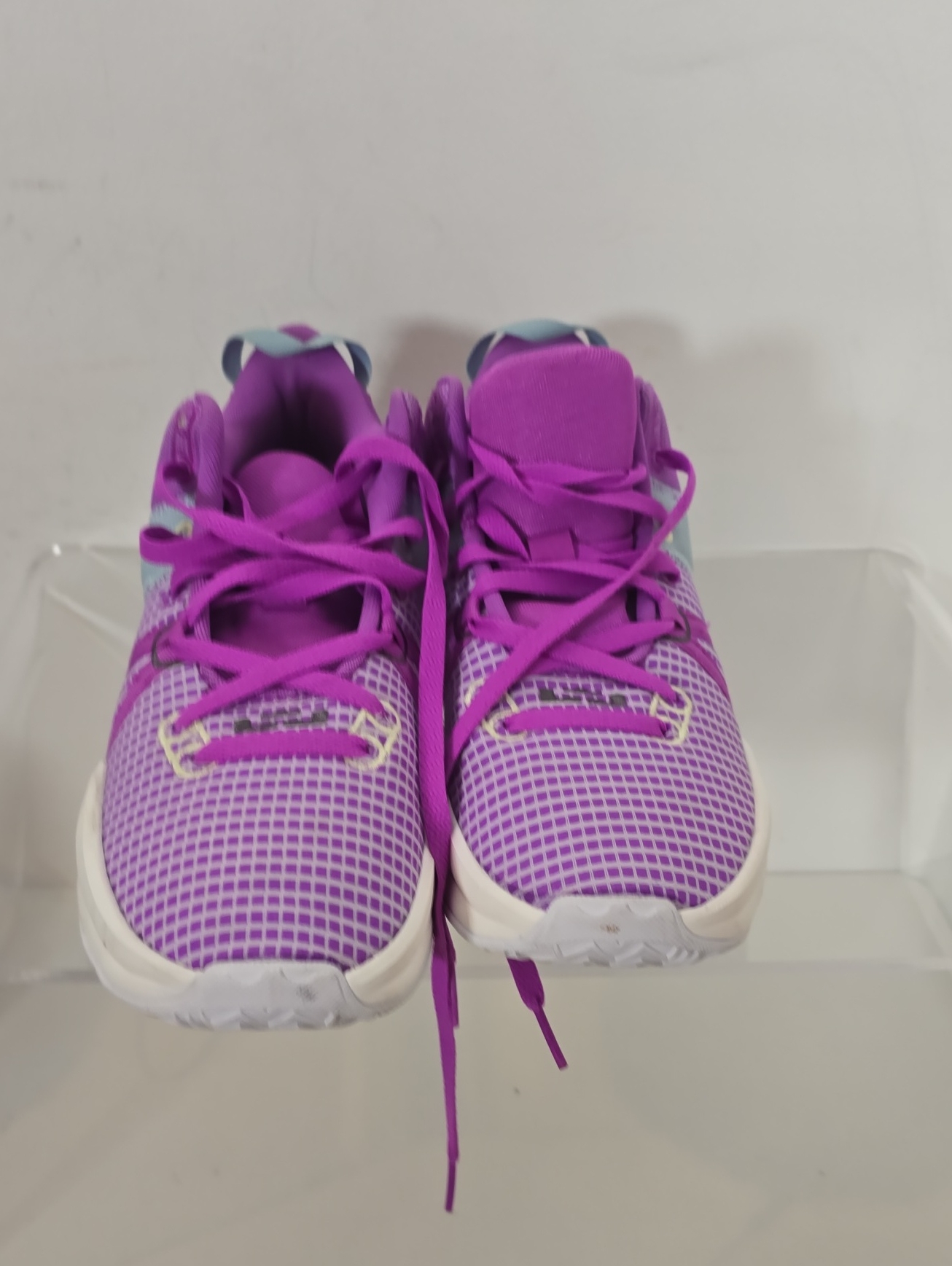 Nike Lebron Witness 7 Athletic Sneakers